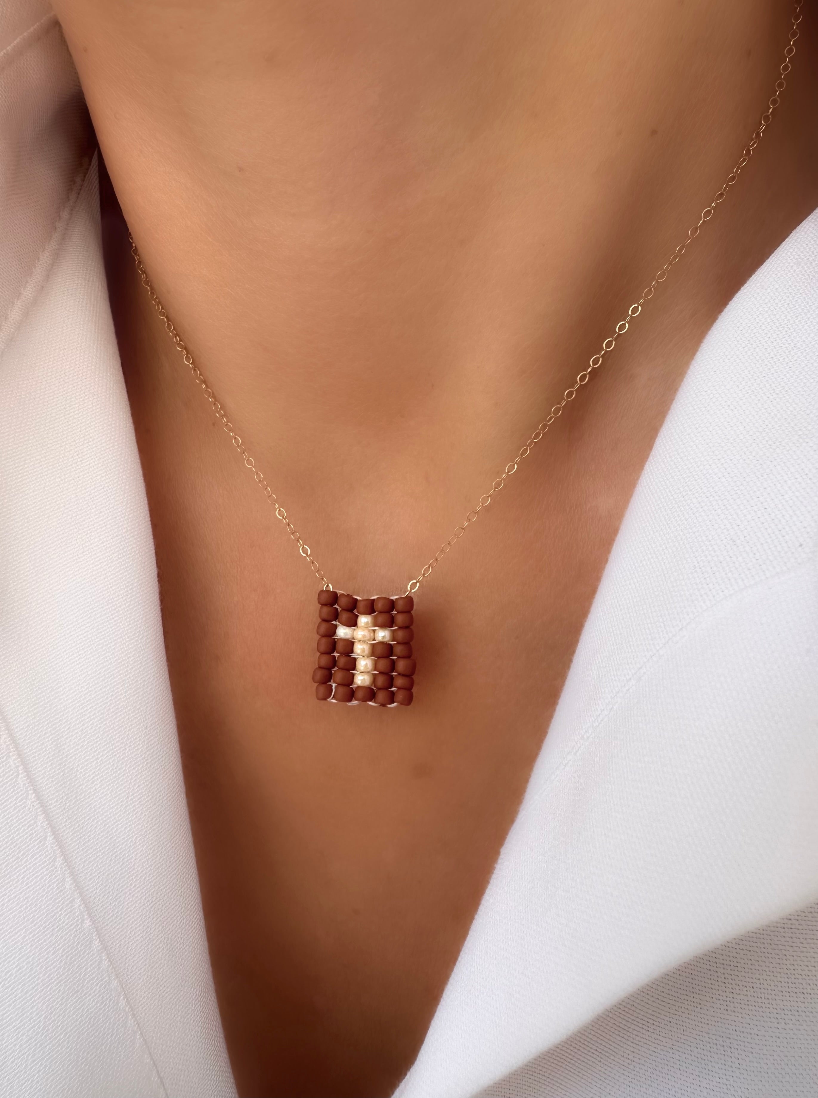 Collar Greta Cruz (Marrón) (Laminado en Oro)