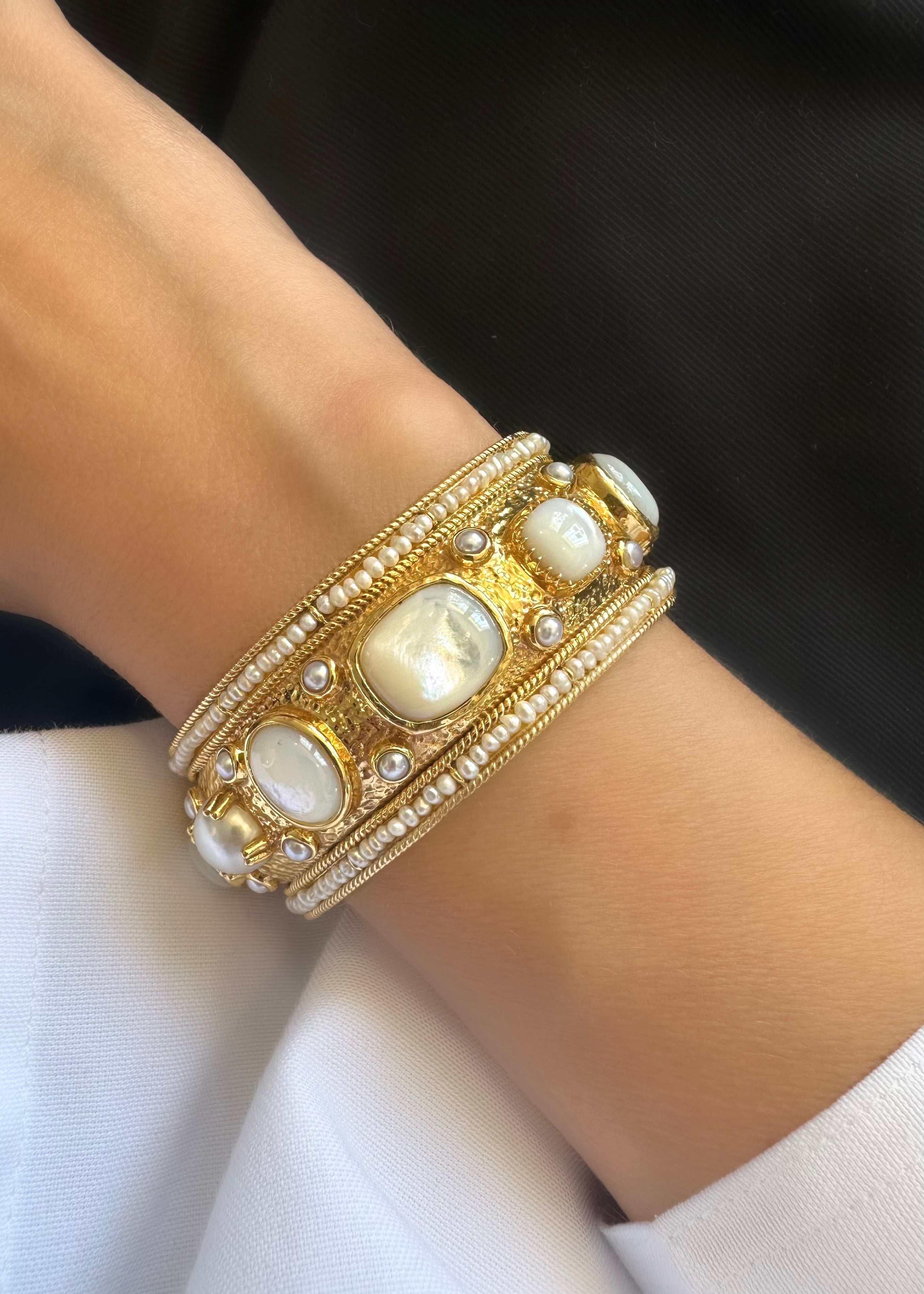 Stones Armband (Perle und Mondstein)