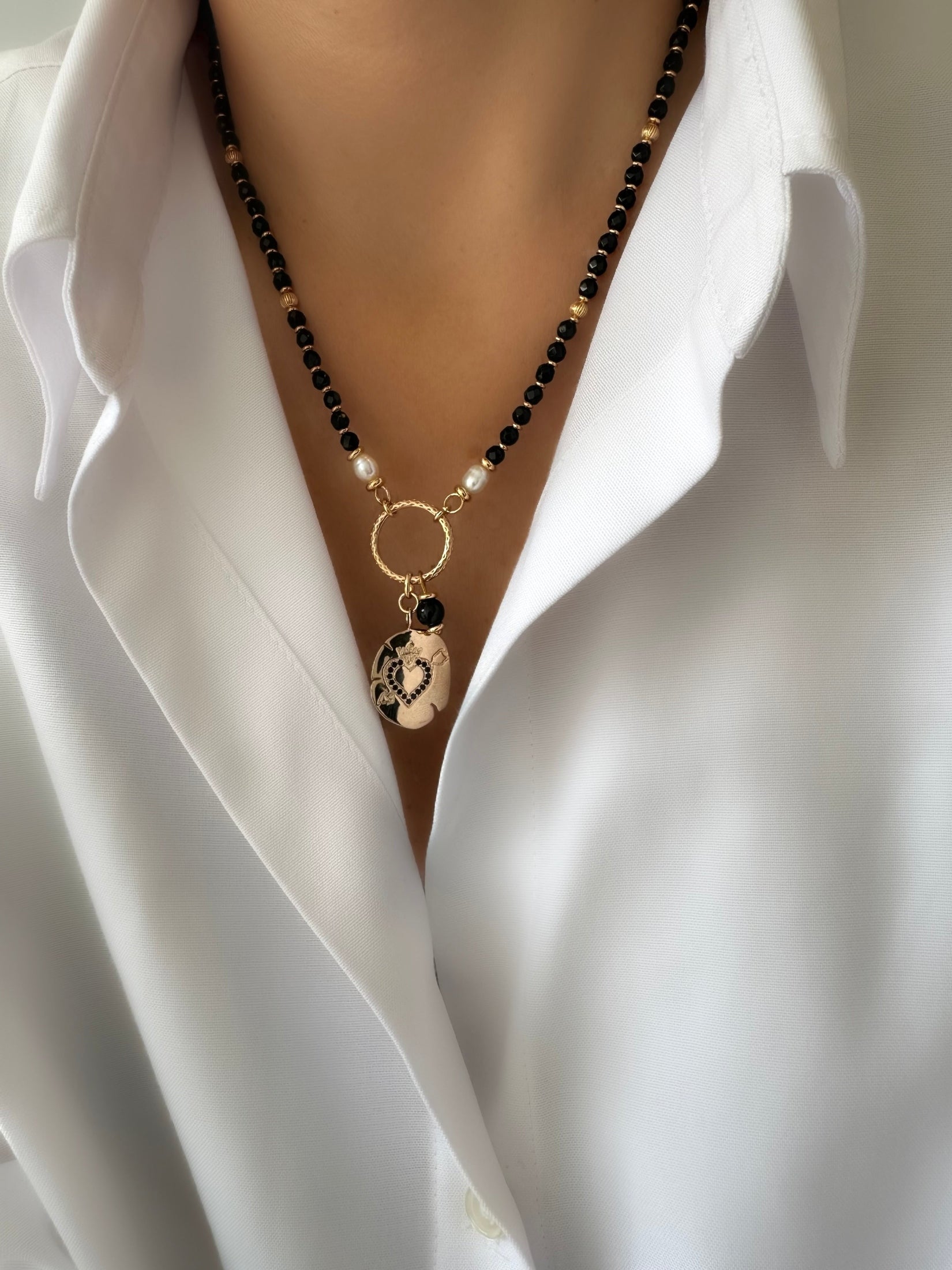 Stones Round King Heart Necklace (Onyx)