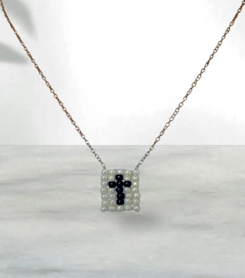 Collar Greta Cruz (Negro sobre blanco)
