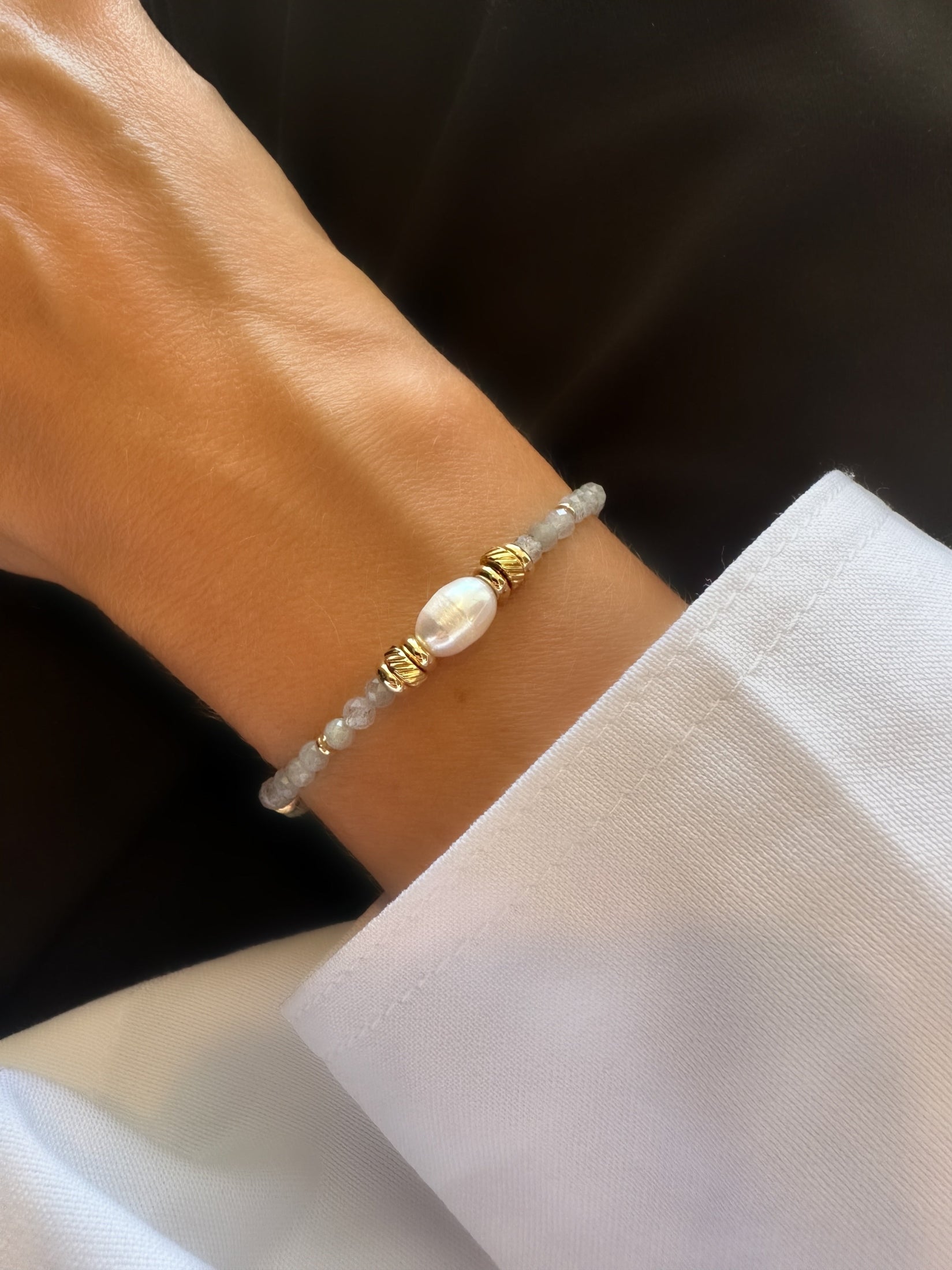 Stones Karma Bracelet (Labradorite & Natural Pearls)