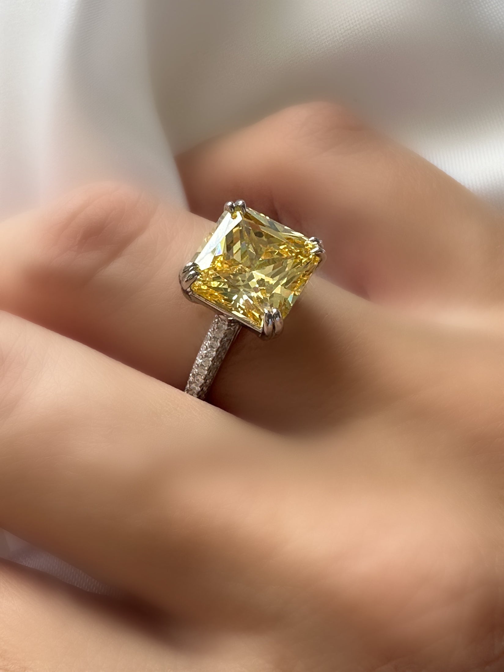 Le Marshand® - Joyería en plata 925, chapado en Oro 24K - Anillo Hermes Citrino (Plata) - Diseños propios - Brazaletes, pulseras, collares y pendientes - Joyería online - Mallorca