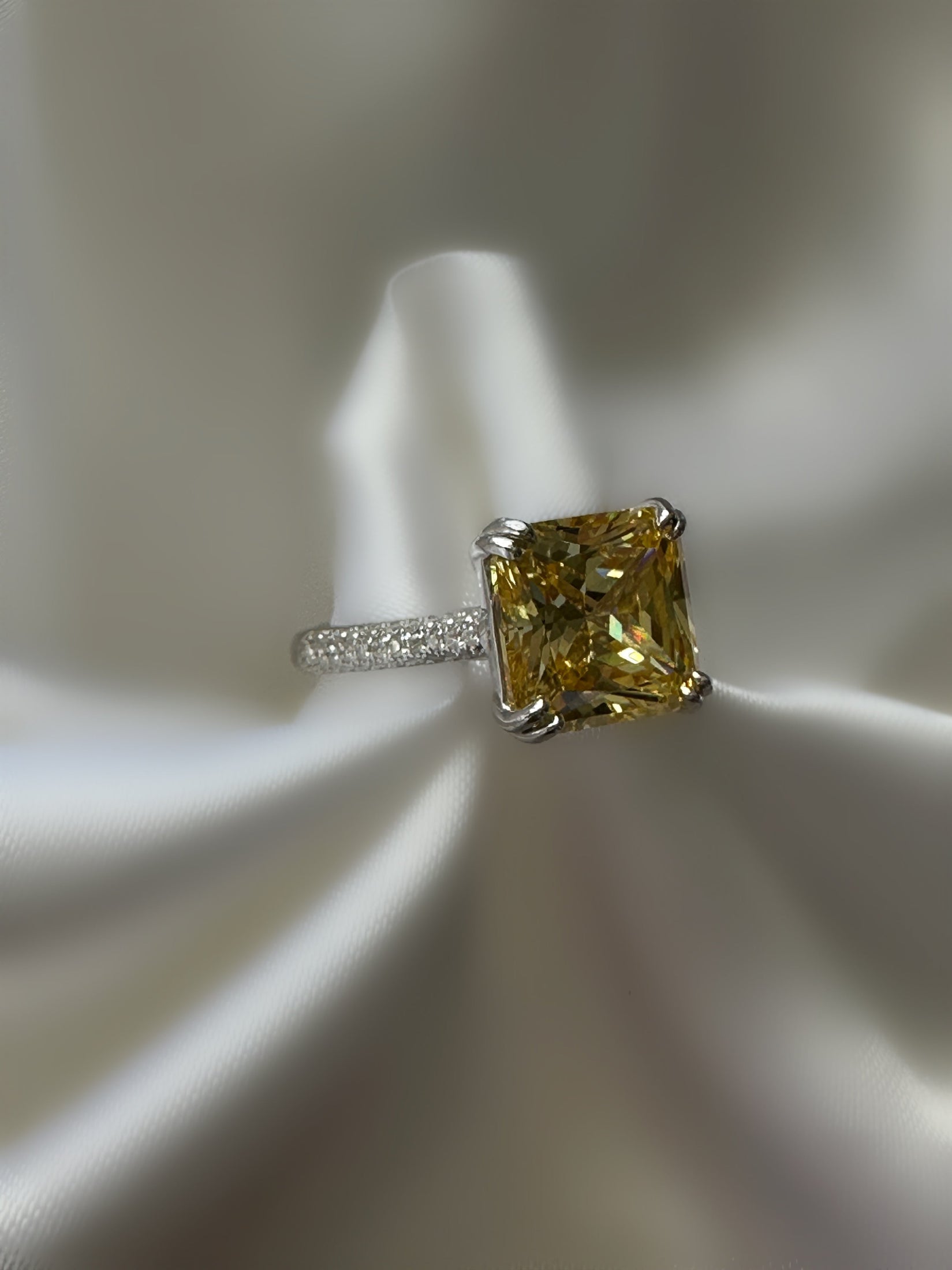 Le Marshand® - Joyería en plata 925, chapado en Oro 24K - Anillo Hermes Citrino (Plata) - Diseños propios - Brazaletes, pulseras, collares y pendientes - Joyería online - Mallorca