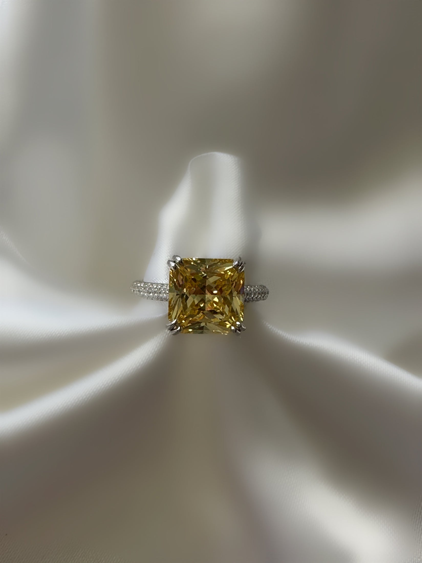 Le Marshand® - Joyería en plata 925, chapado en Oro 24K - Anillo Hermes Citrino (Plata) - Diseños propios - Brazaletes, pulseras, collares y pendientes - Joyería online - Mallorca