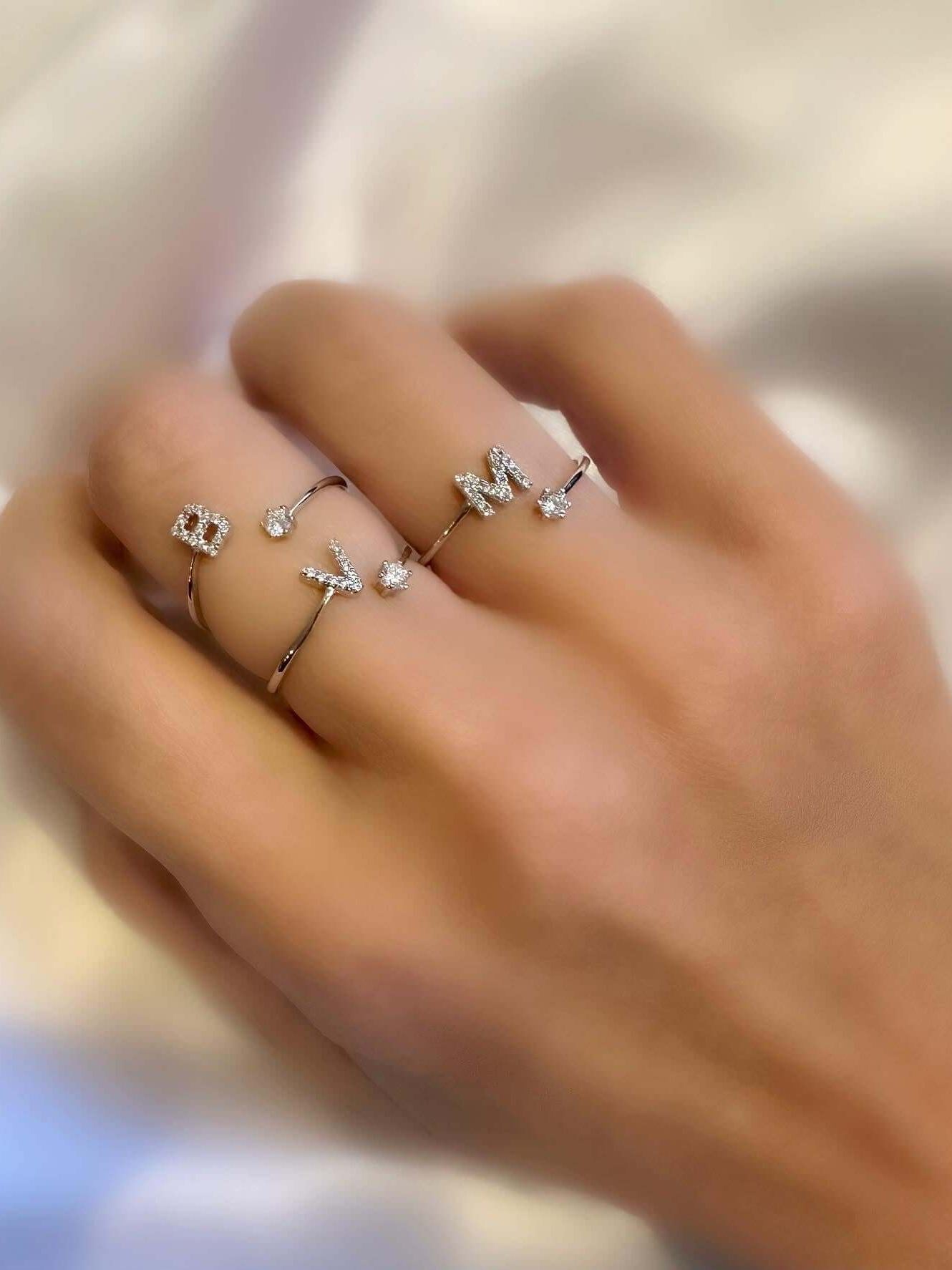 Le Marshand® - Joyería en plata 925, chapado en Oro 24K - Anillo Letras (Plata 925) - Diseños propios - Brazaletes, pulseras, collares y pendientes - Joyería online - Mallorca