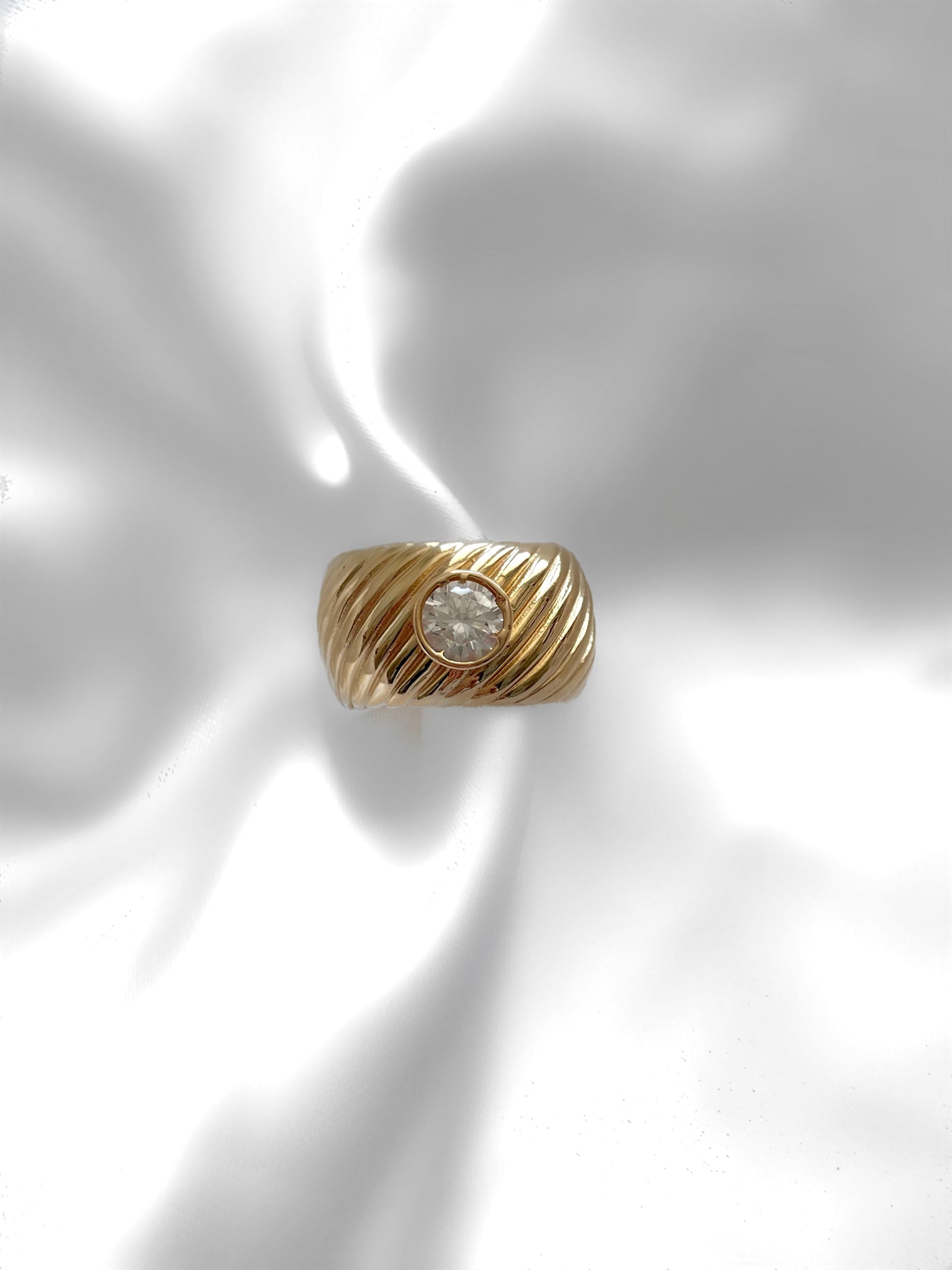 Le Marshand® - Joyería en plata 925, chapado en Oro 24K - Anillo Madame Clot - Diseños propios - Brazaletes, pulseras, collares y pendientes - Joyería online - Mallorca