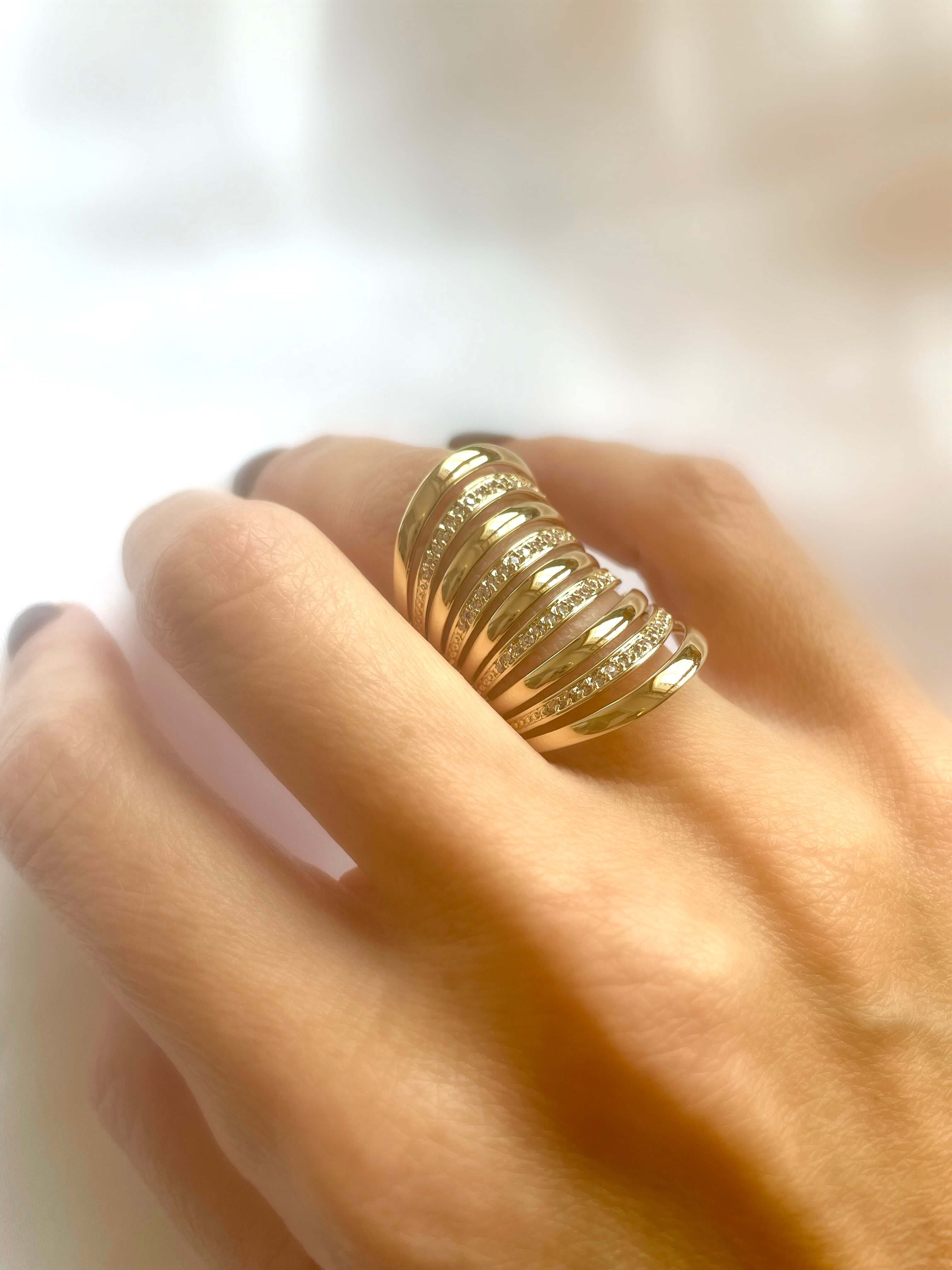 Le Marshand® - Joyería en plata 925, chapado en Oro 24K - Anillo Pigmalion - Diseños propios - Brazaletes, pulseras, collares y pendientes - Joyería online - Mallorca