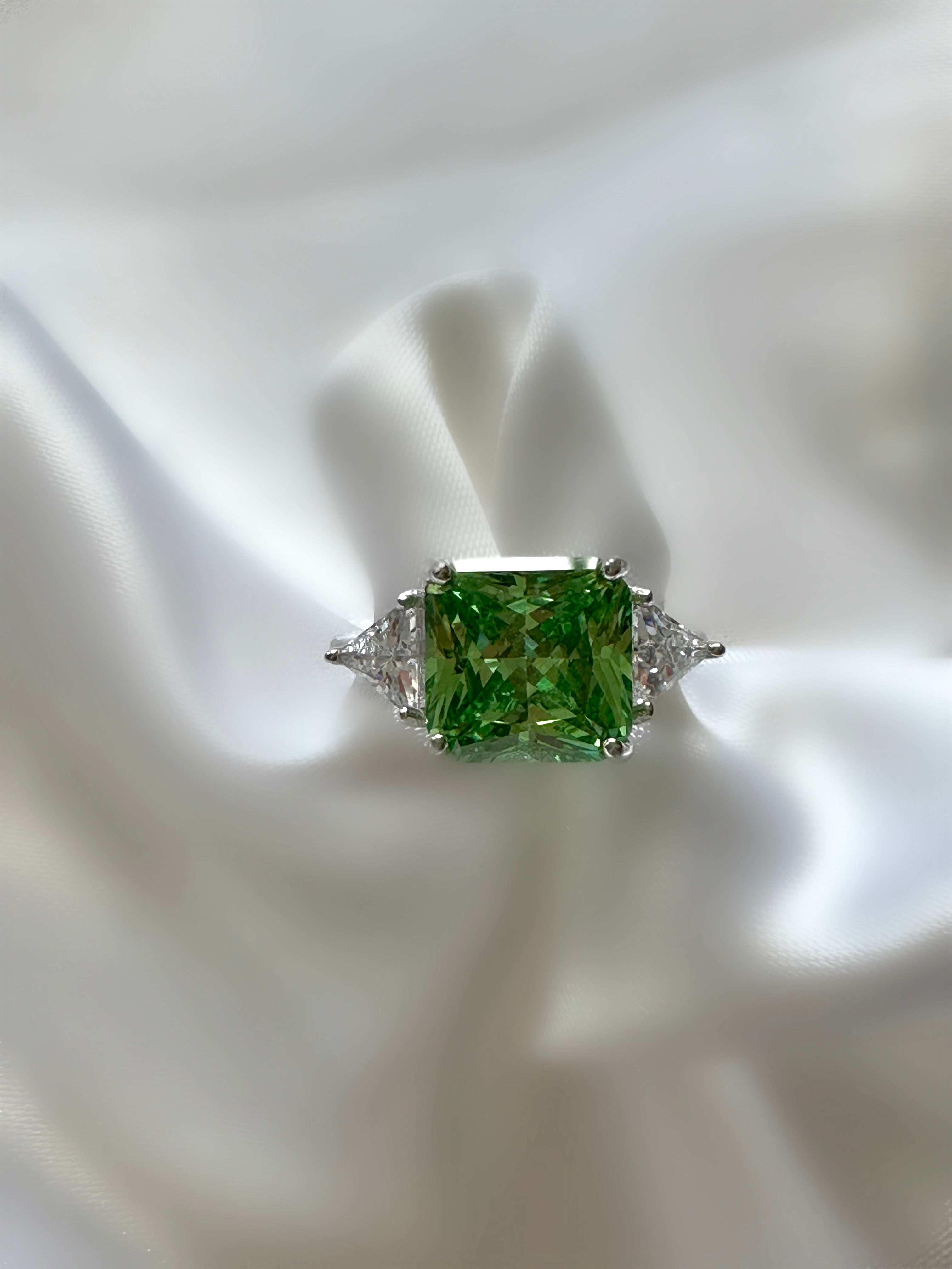 Le Marshand® - Joyería en plata 925, chapado en Oro 24K - Anillo Marilyn Petite (Plata) Verde esmeralda - Diseños propios - Brazaletes, pulseras, collares y pendientes - Joyería online - Mallorca