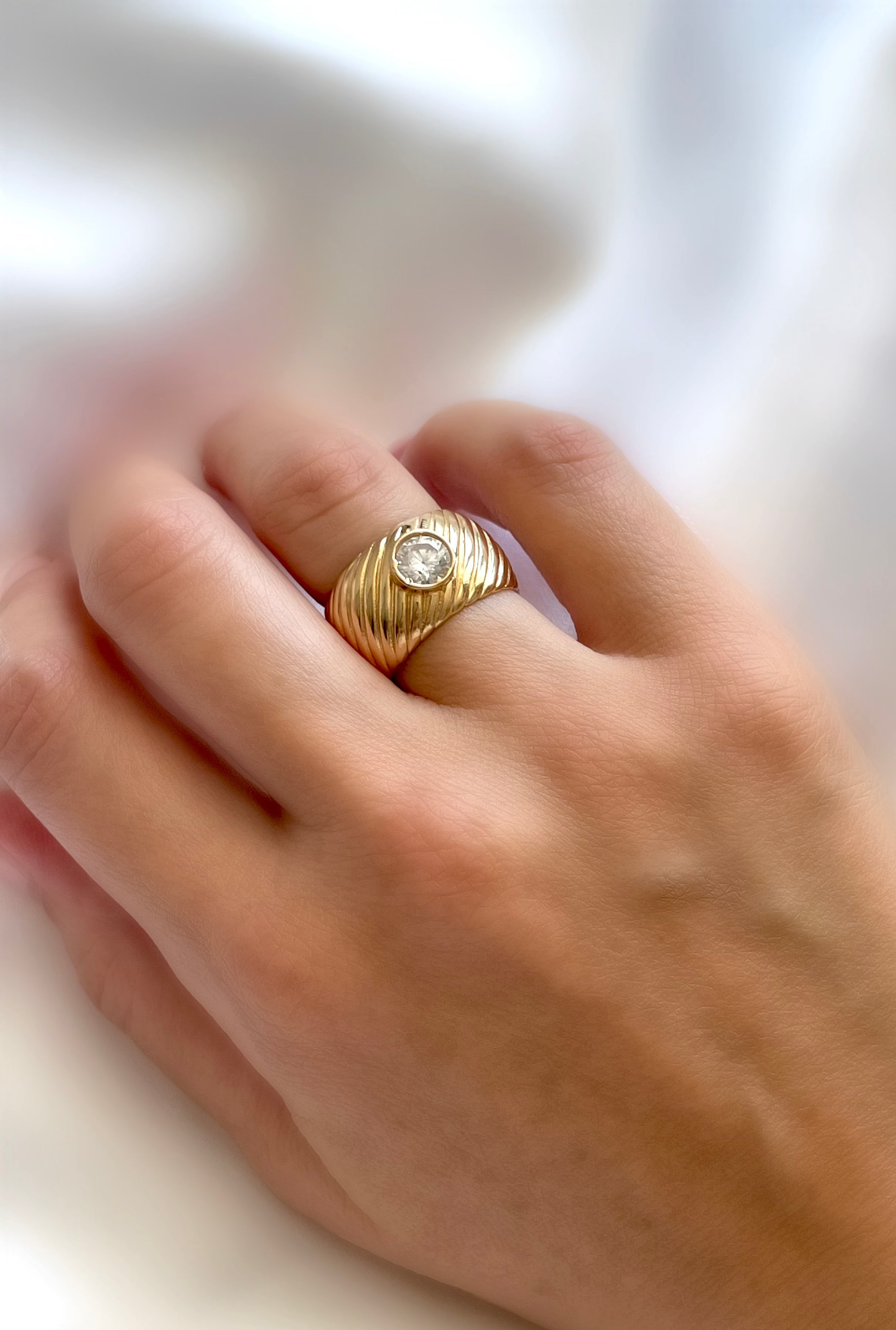 Le Marshand® - Joyería en plata 925, chapado en Oro 24K - Anillo Madame Clot - Diseños propios - Brazaletes, pulseras, collares y pendientes - Joyería online - Mallorca