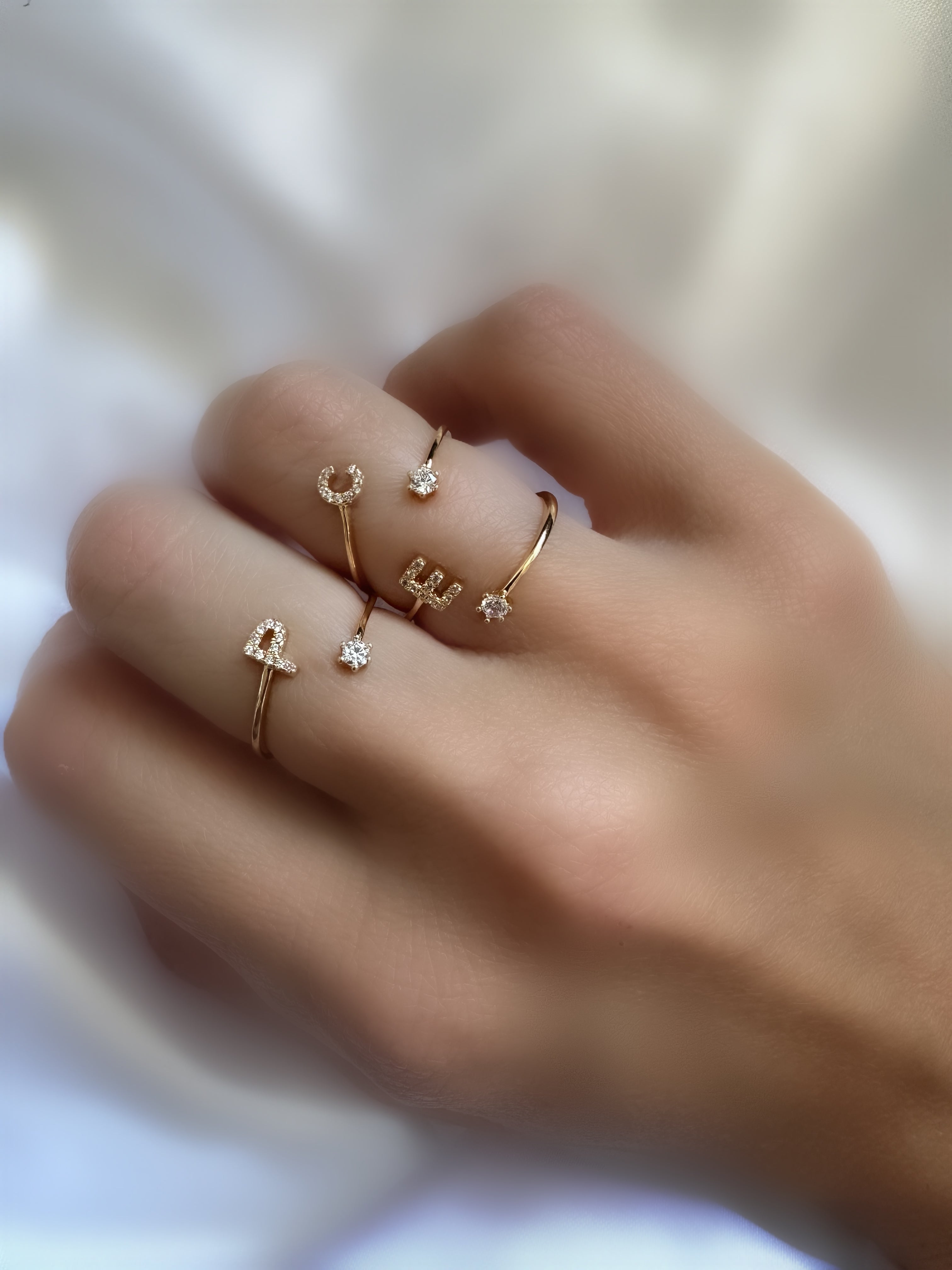 Anillo Letras (Plata 925 bañada oro 18k)