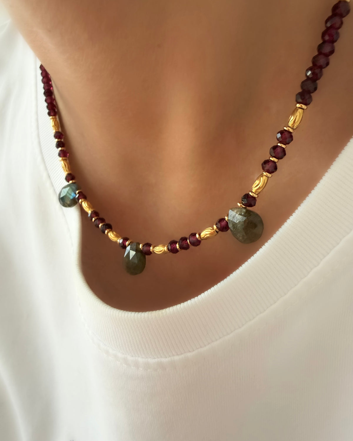 Stones Silence Drops Necklace