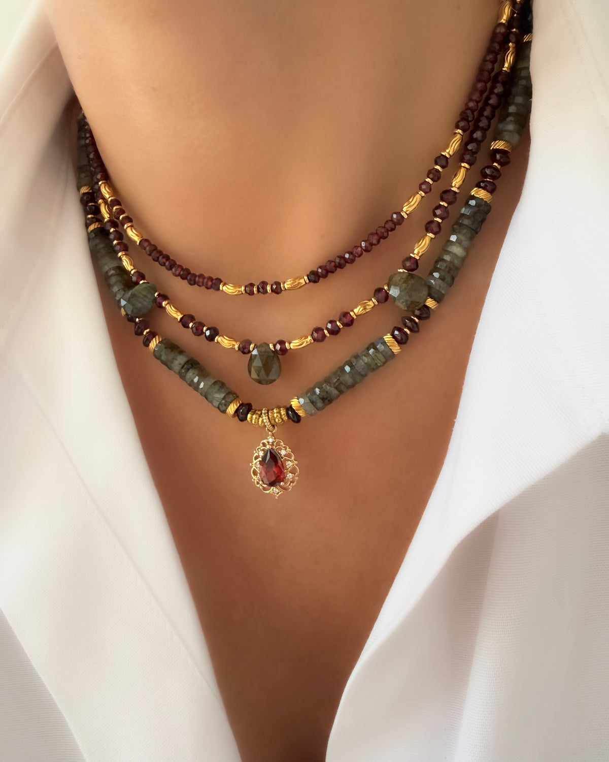 Stones Silence Garnet Necklace