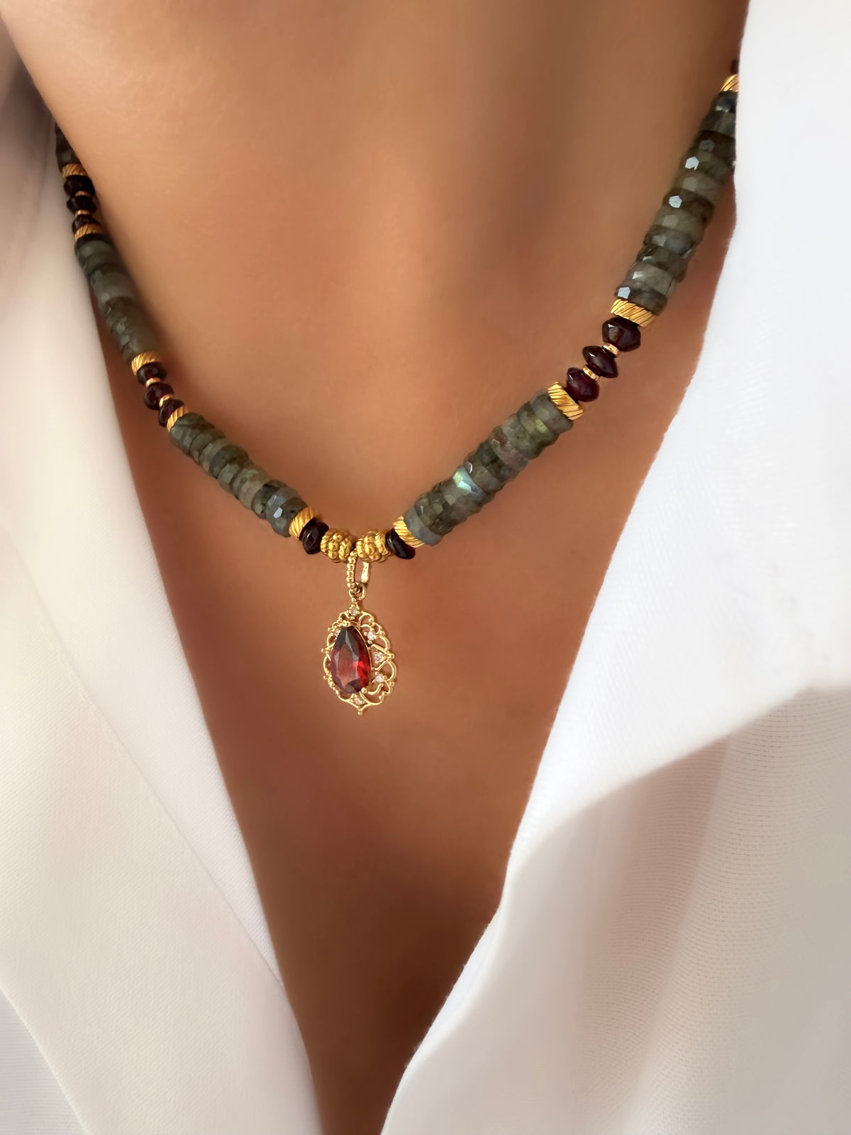 Stones Silence Garnet Necklace