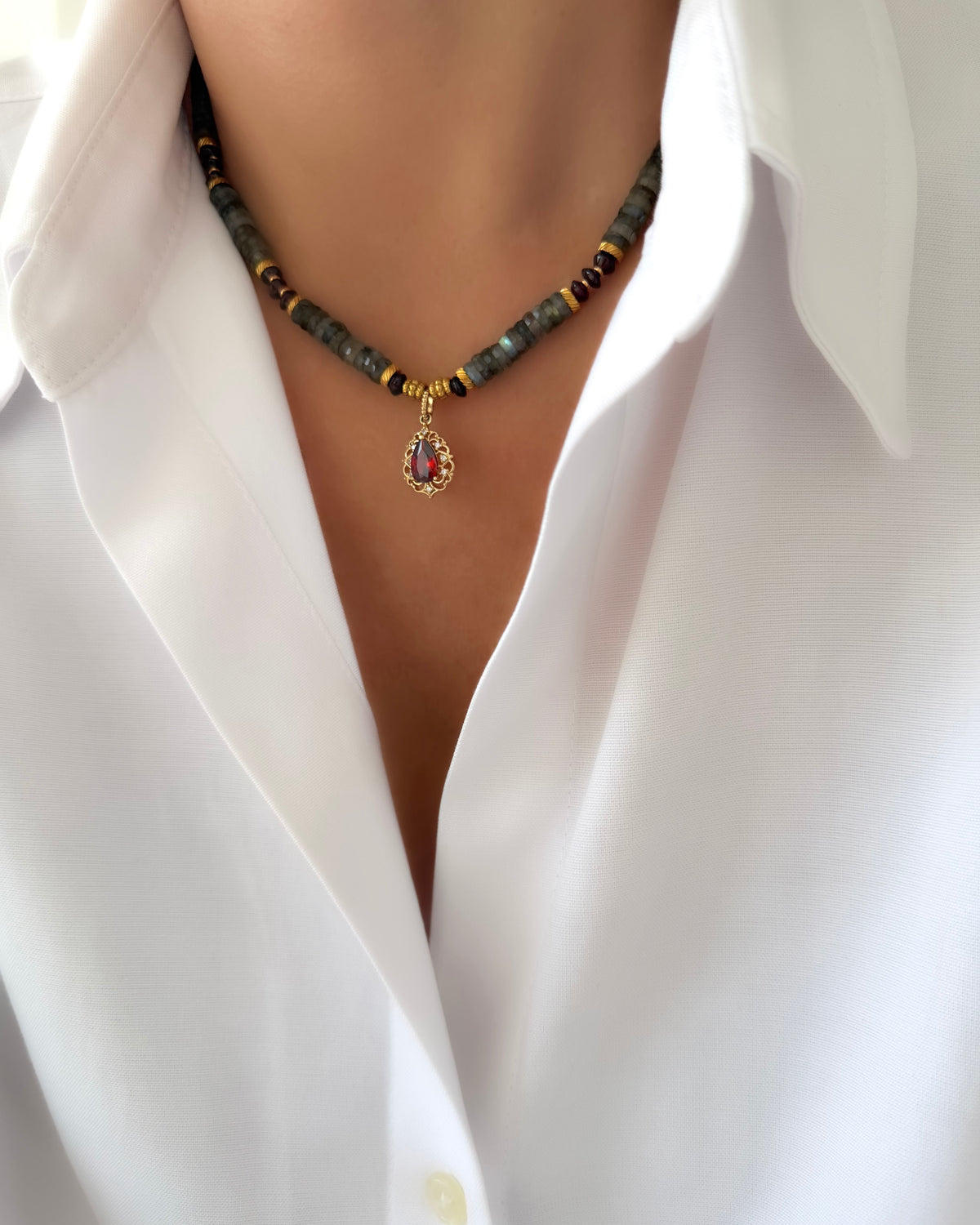 Stones Silence Garnet Necklace
