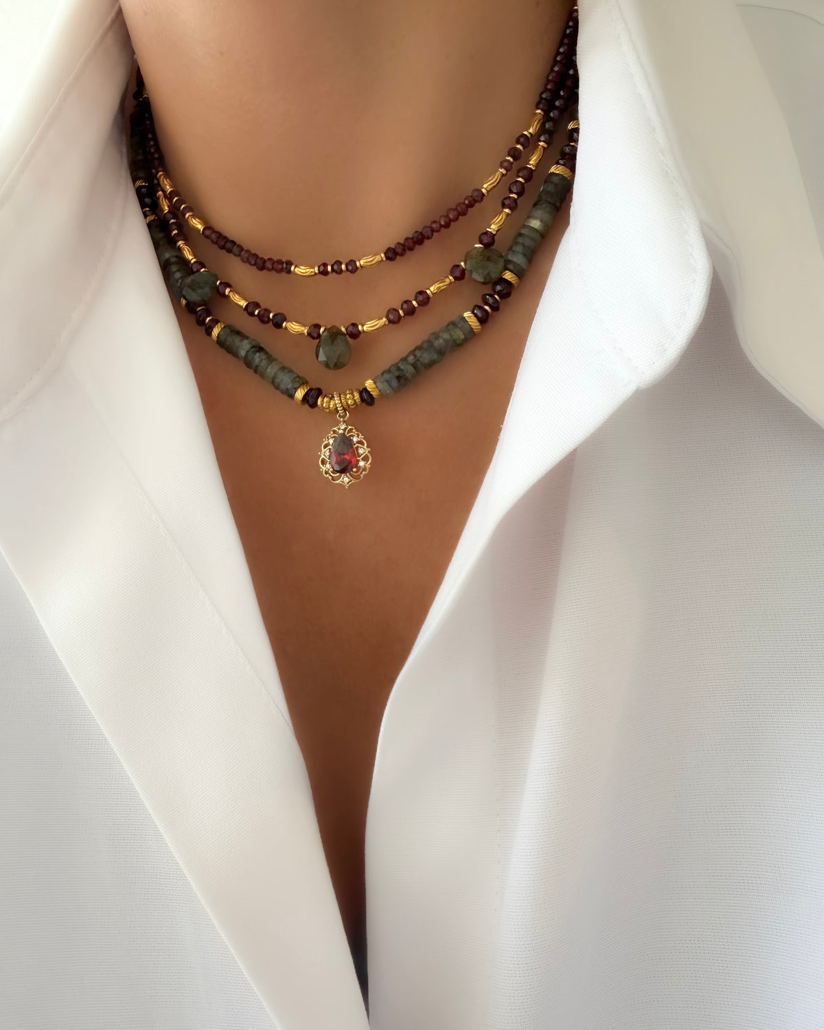 Stones Silence Garnet Necklace