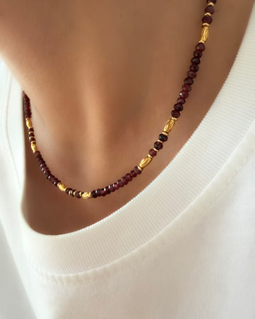Collar Petite Silence Granate