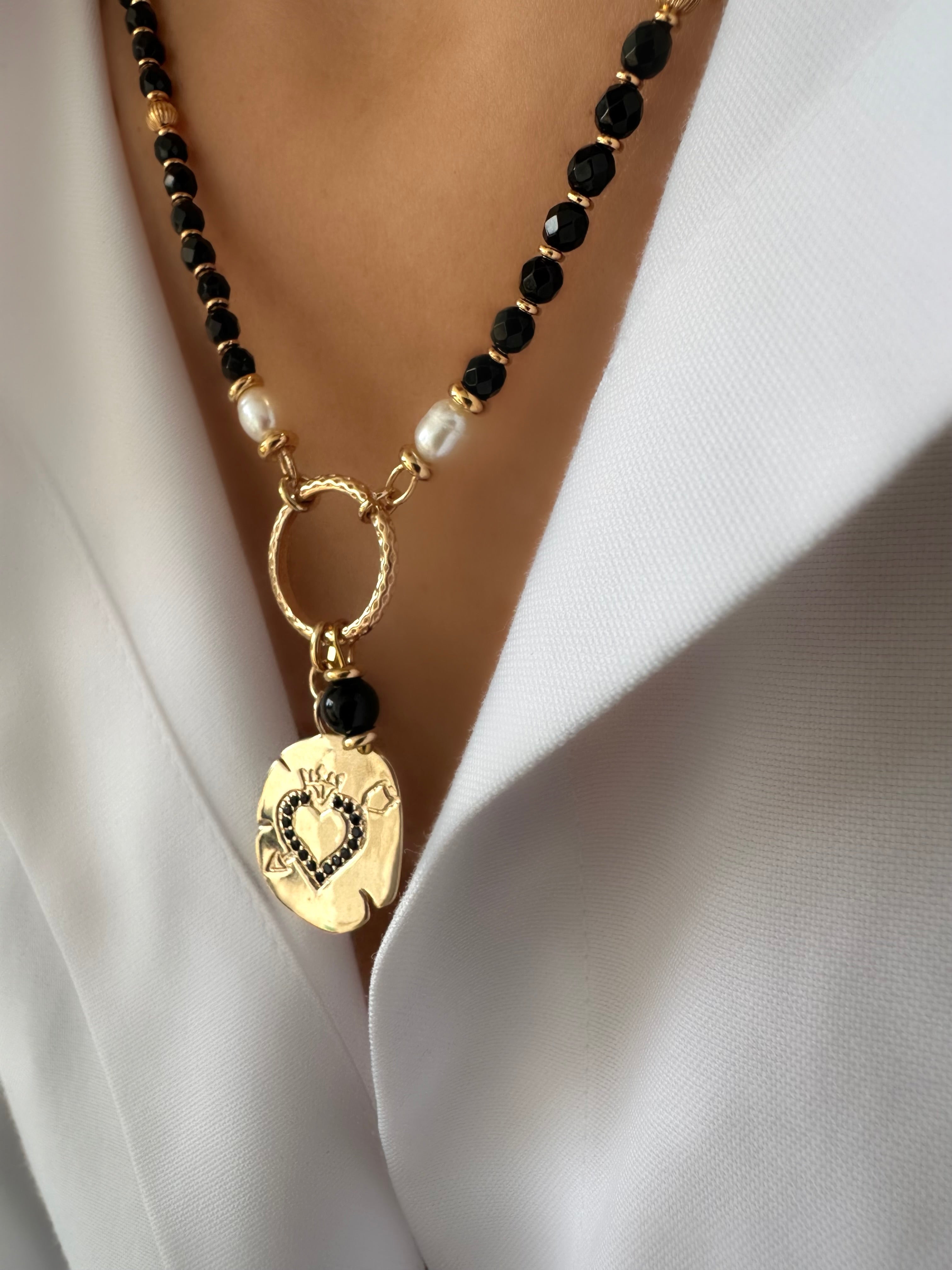 Stones Round King Heart Necklace (Onyx)