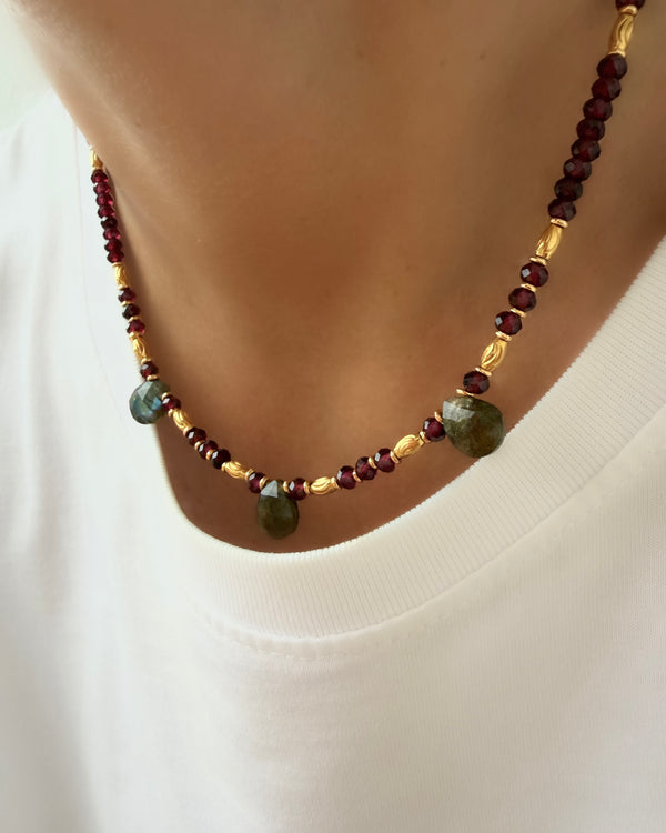 Stones Silence Drops Necklace