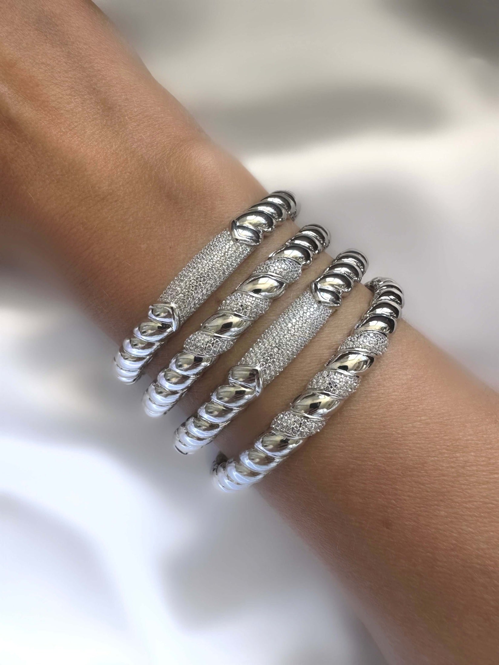 Brazalete Astrid Roll (Plata de Ley 925) (SLS40*)