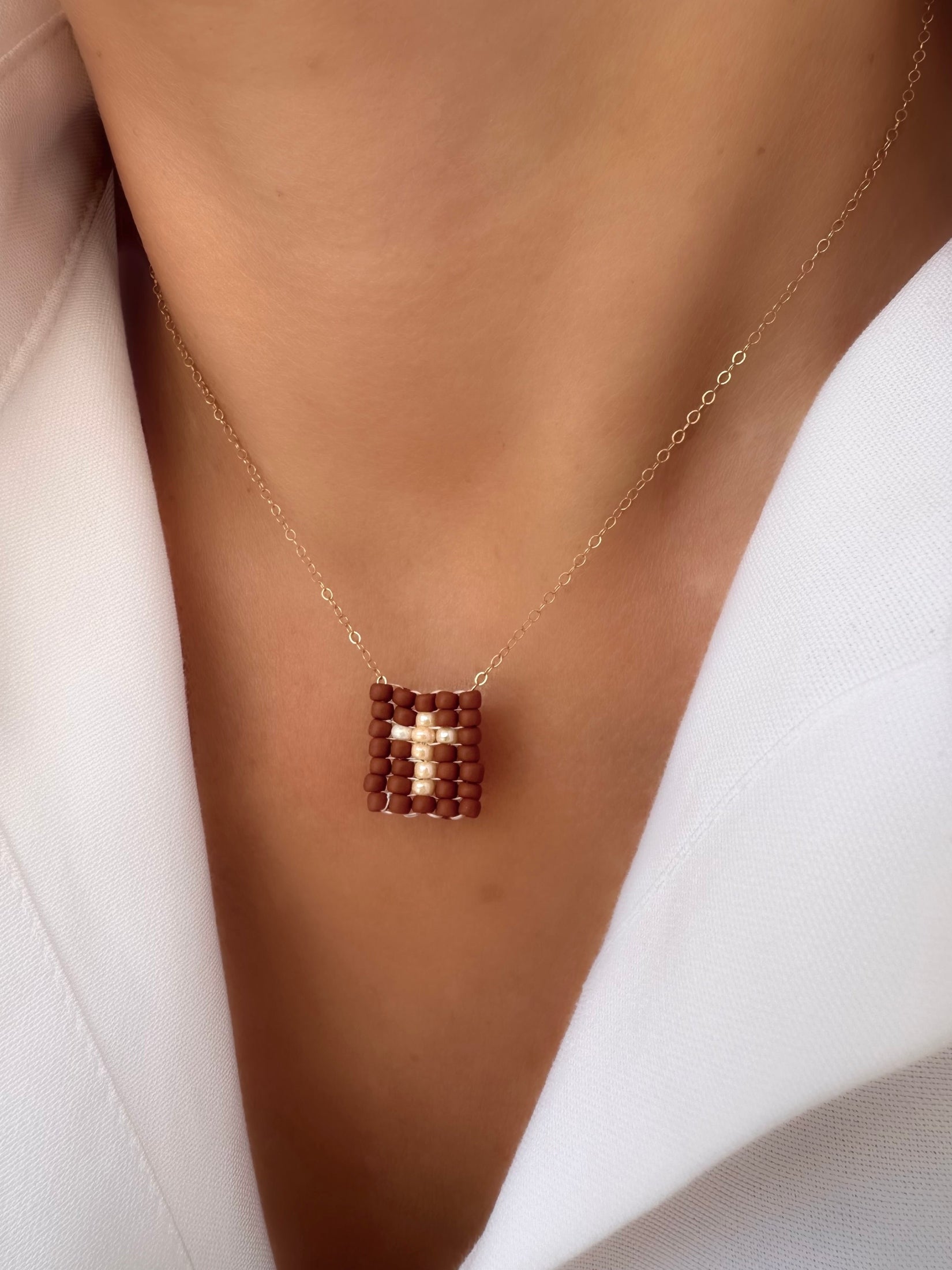 Greta Kreuz Halskette (Braun)