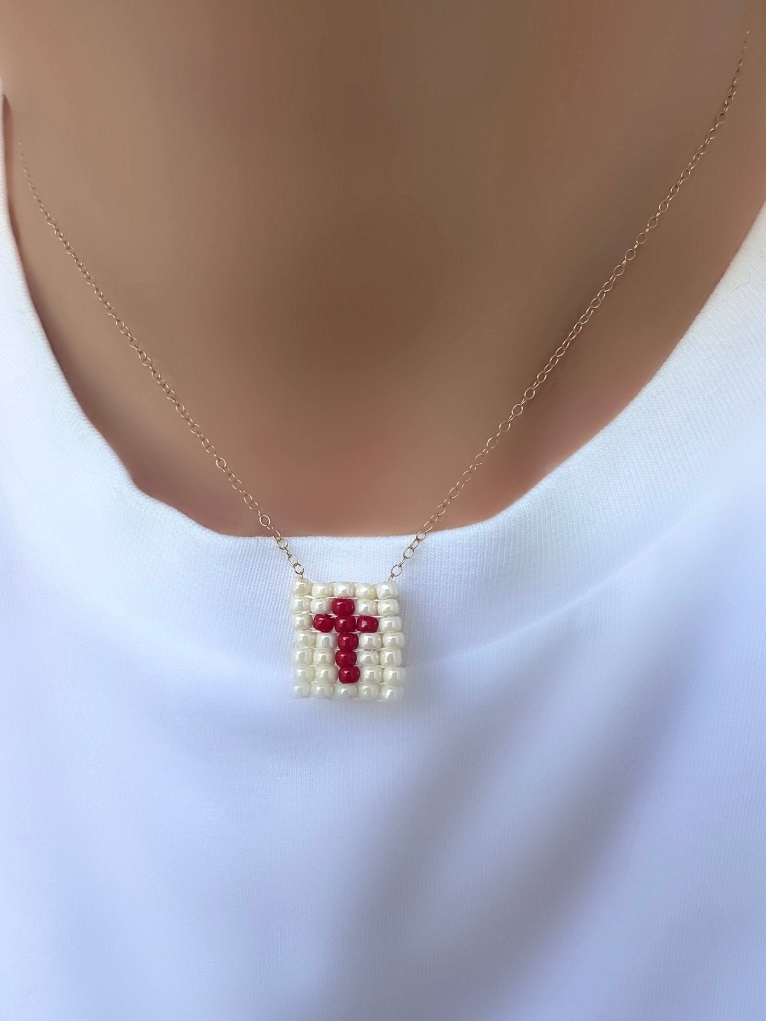 Collar Greta Cruz (Rojo) - LE MARSHAND™