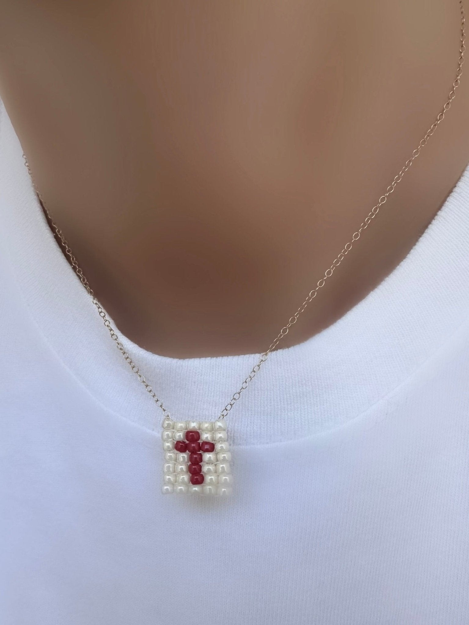 Collar Greta Cruz (Rojo) - LE MARSHAND™