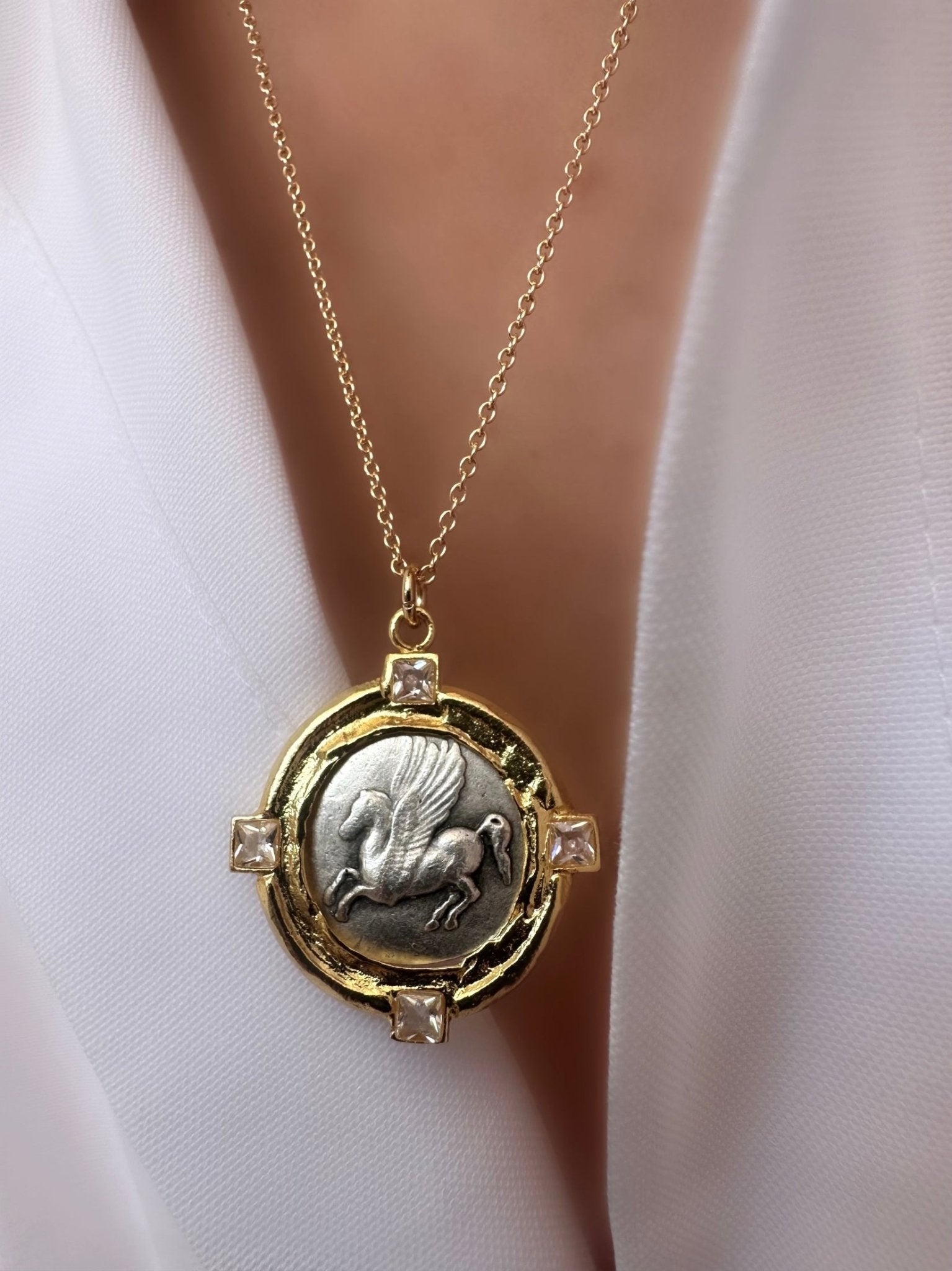 Collar Pegasus - LE MARSHAND™