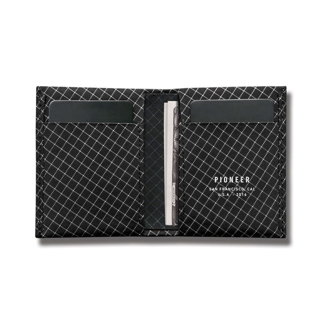 Le Marshand®  -  Joyería en plata 925, chapado en Oro 24K - Cartera Pioneer Matter - Blanco/Negro* - Diseños propios - Brazaletes, pulseras, collares y pendientes - Joyería online - Mallorca