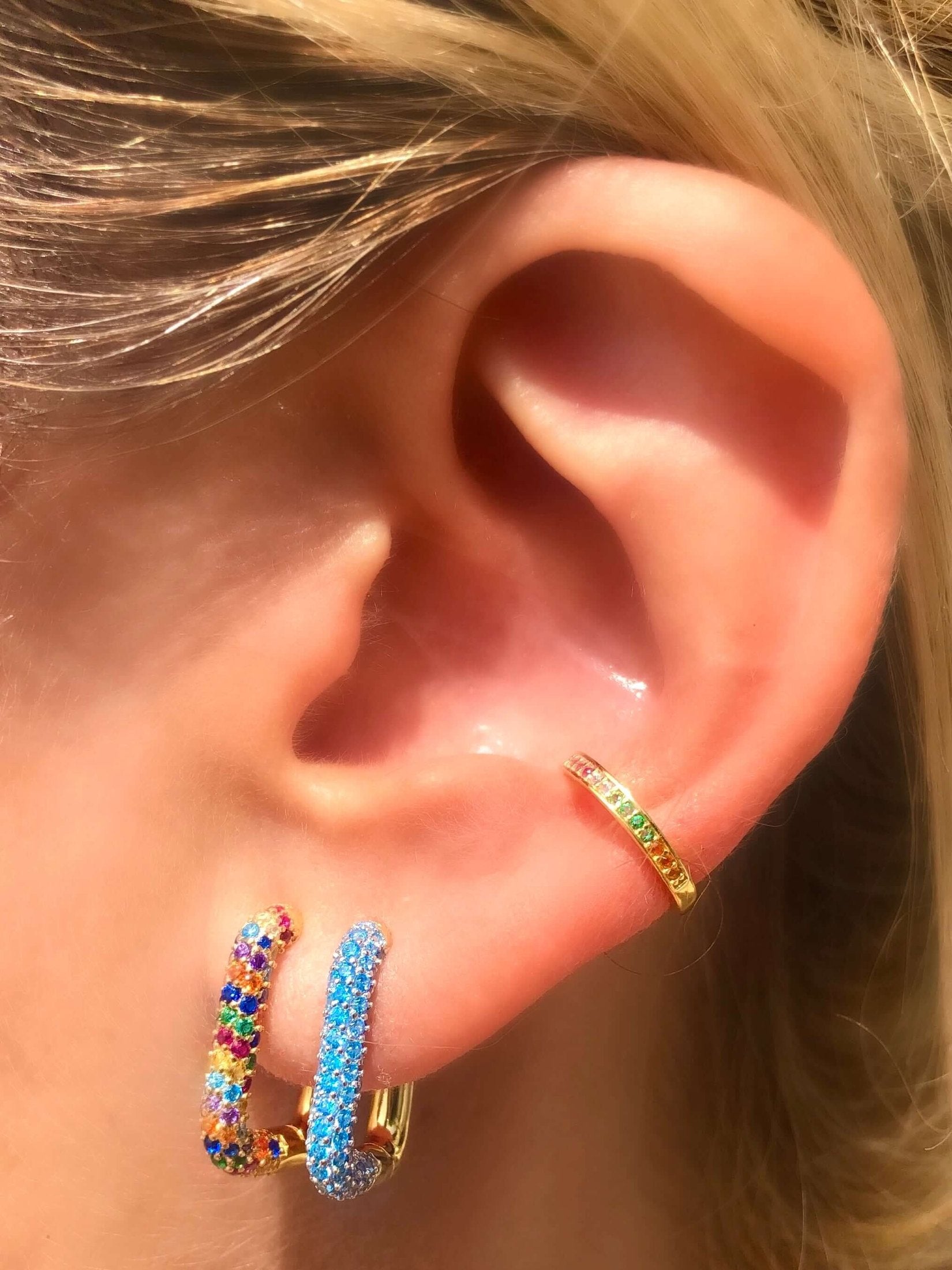 Le Marshand®  -  Joyería en plata 925, chapado en Oro 24K - Arito Lux Q Blue - Diseños propios - Brazaletes, pulseras, collares y pendientes - Joyería online - Mallorca