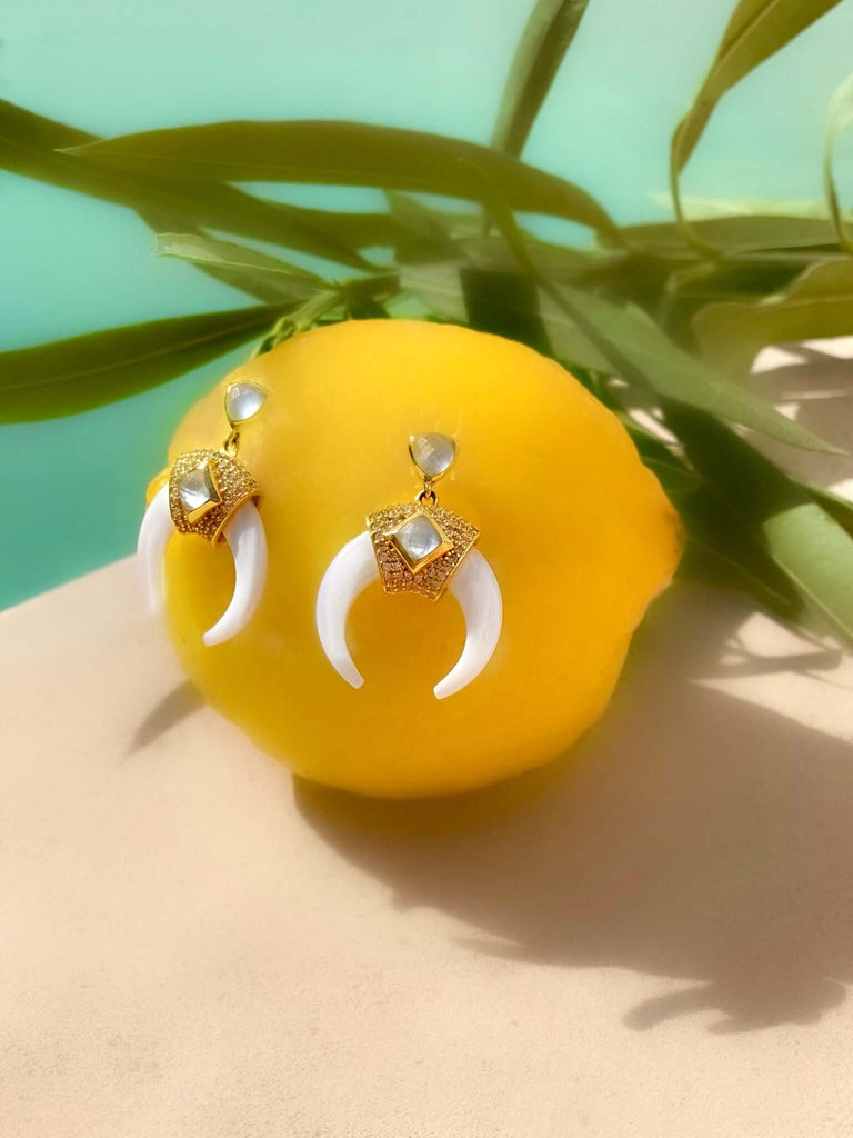 Le Marshand®  -  Joyería en plata 925, chapado en Oro 24K - Pendientes Cuerno Stones (Nácar) - Diseños propios - Brazaletes, pulseras, collares y pendientes - Joyería online - Mallorca