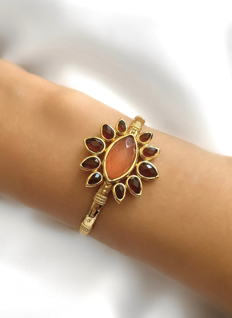 Le Marshand®  -  Joyería en plata 925, chapado en Oro 24K - Brazalete Flower Quartz (Rosa y marrón) - Diseños propios - Brazaletes, pulseras, collares y pendientes - Joyería online - Mallorca