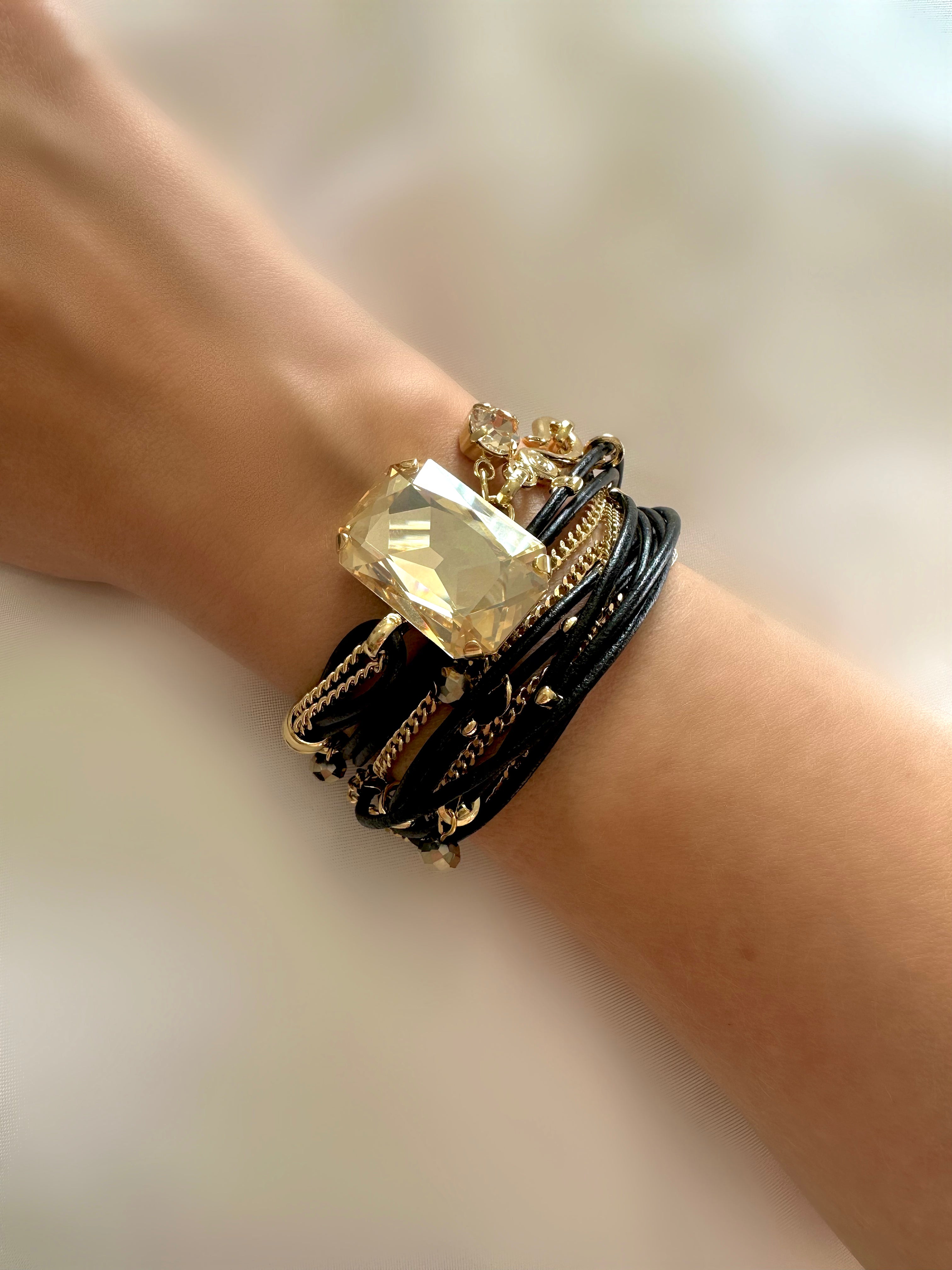 Le Marshand®  -  Joyería en plata 925, chapado en Oro 24K - Brazalete Evangelista (Negro) - Diseños propios - Brazaletes, pulseras, collares y pendientes - Joyería online - Mallorca