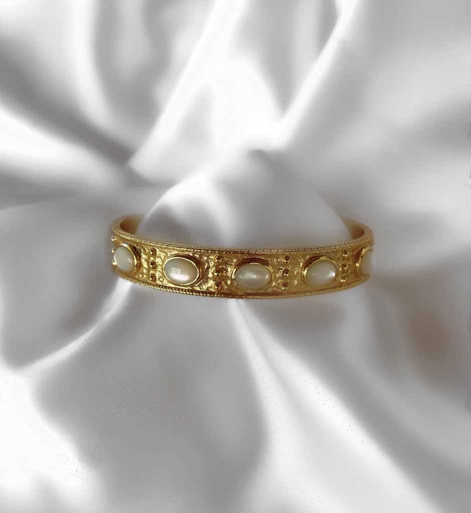 Le Marshand®  -  Joyería en plata 925, chapado en Oro 24K - Brazalete Boho Nácar - Diseños propios - Brazaletes, pulseras, collares y pendientes - Joyería online - Mallorca