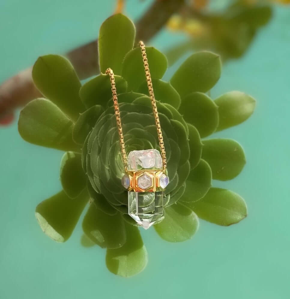 Le Marshand®  -  Joyería en plata 925, chapado en Oro 24K - Collar Moon Quartz - Diseños propios - Brazaletes, pulseras, collares y pendientes - Joyería online - Mallorca