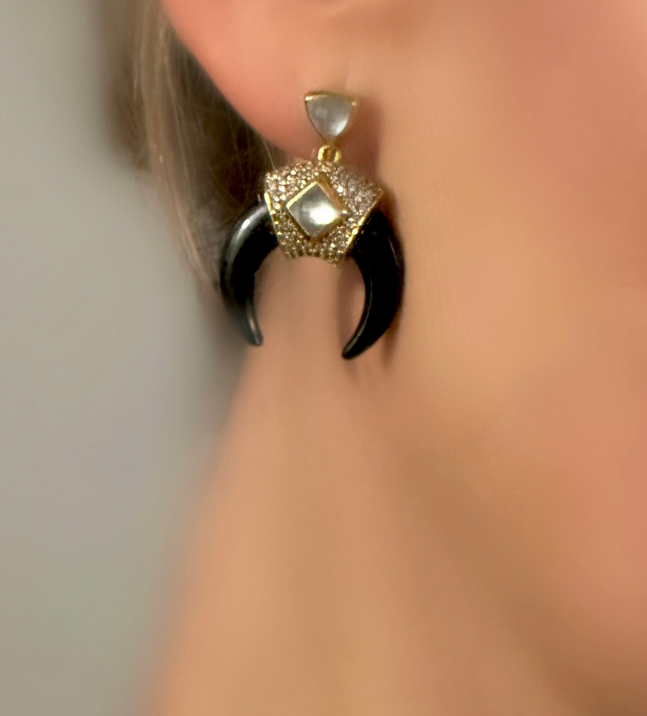 Le Marshand®  -  Joyería en plata 925, chapado en Oro 24K - Pendientes Cuerno Stones (Ónix) - Diseños propios - Brazaletes, pulseras, collares y pendientes - Joyería online - Mallorca
