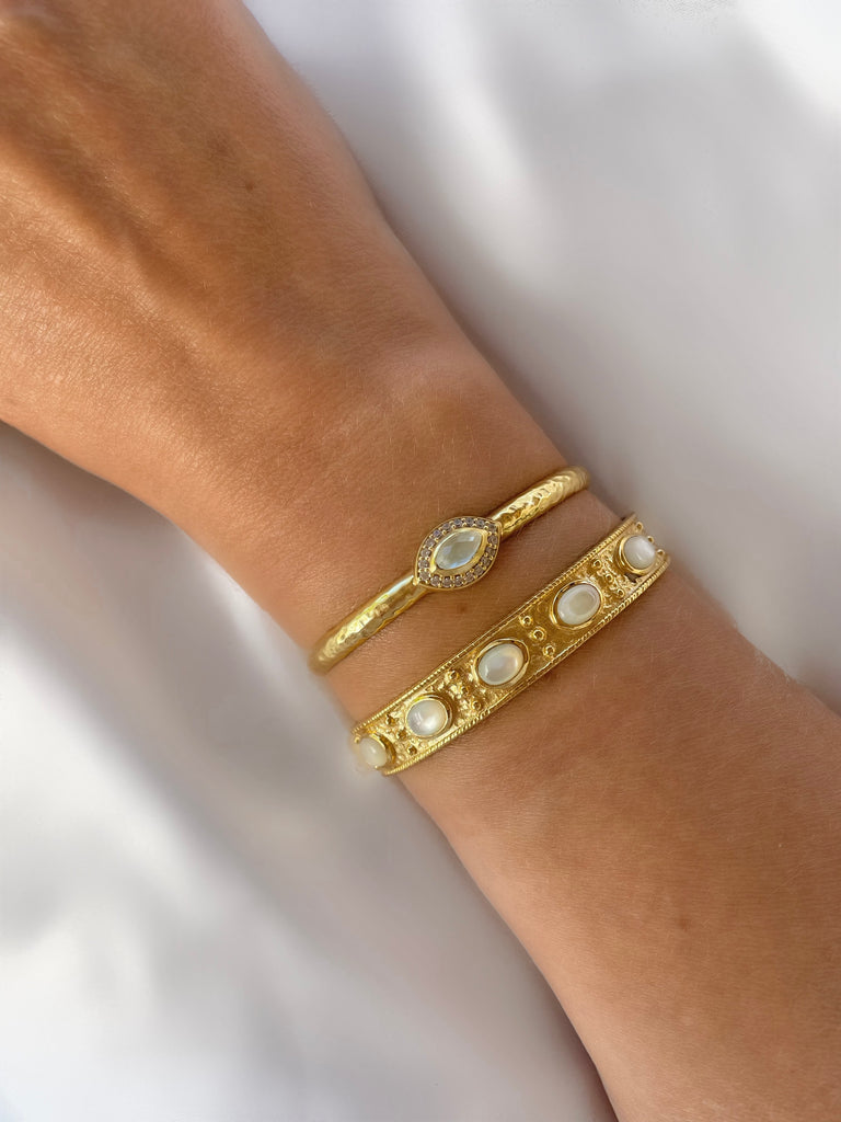 Le Marshand®  -  Joyería en plata 925, chapado en Oro 24K - Brazalete Boho Nácar - Diseños propios - Brazaletes, pulseras, collares y pendientes - Joyería online - Mallorca