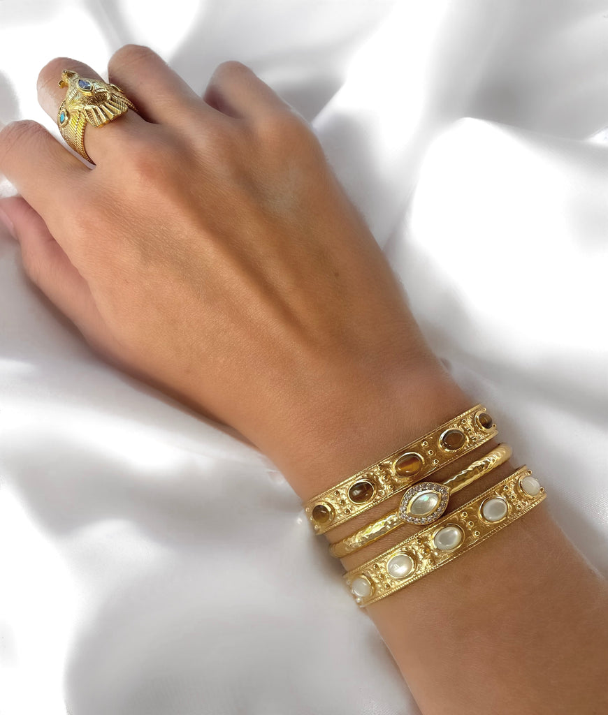 Le Marshand®  -  Joyería en plata 925, chapado en Oro 24K - Brazalete Boho Nácar - Diseños propios - Brazaletes, pulseras, collares y pendientes - Joyería online - Mallorca